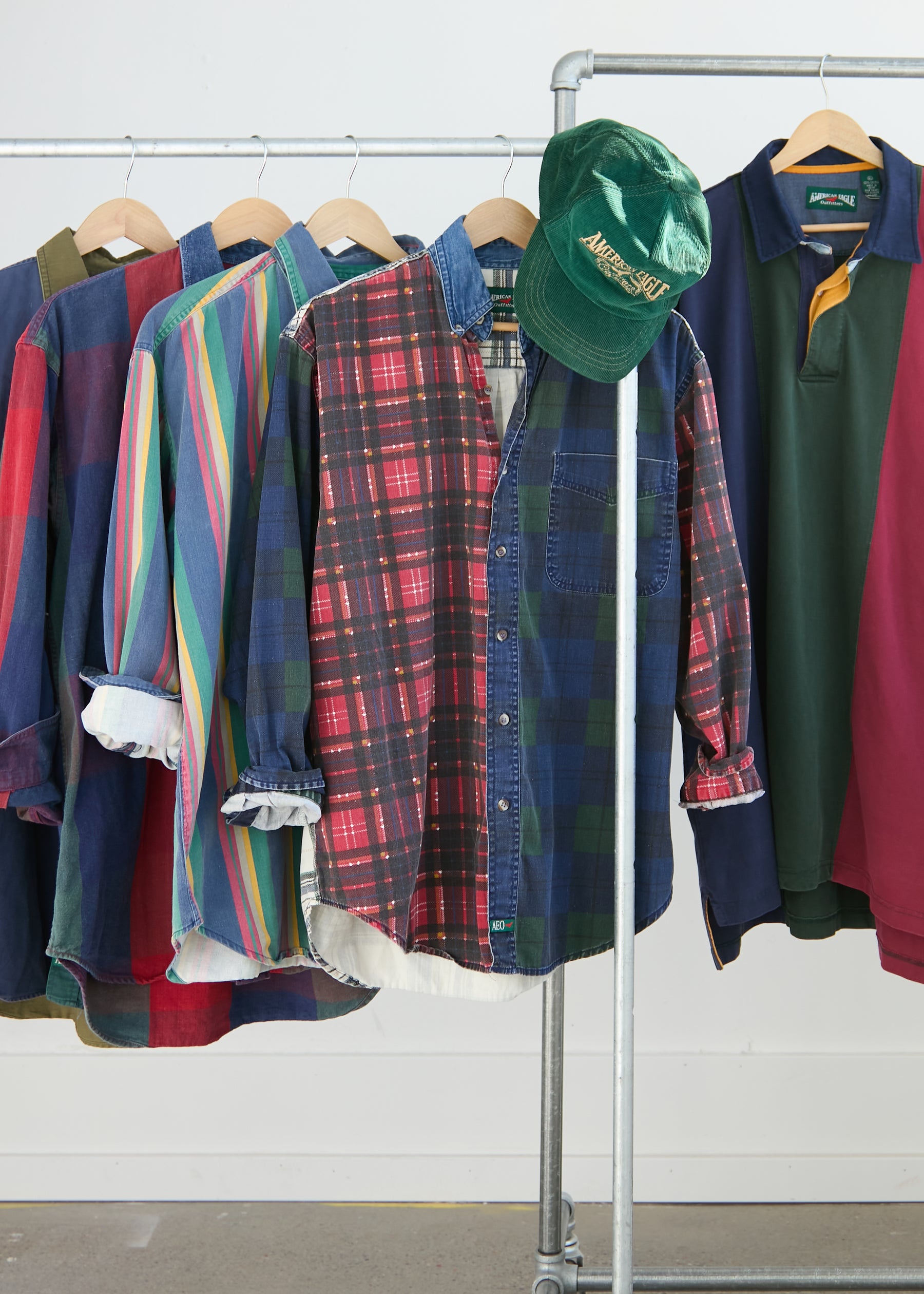 Multicolored button-up American Eagle Vintage shirts