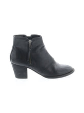 1 shoe size - 9 1/2