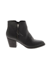 1 shoe size - 9