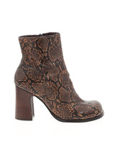 1 shoe size - 8