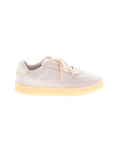 1 shoe size - 9
