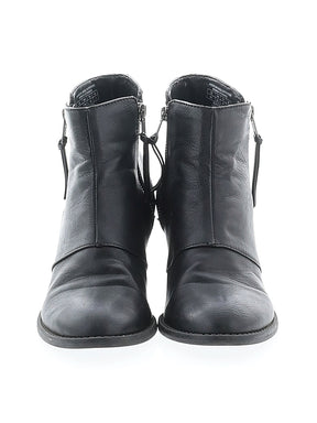 2 shoe size - 9 1/2