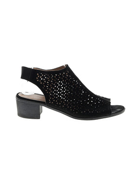 1 shoe size - 9