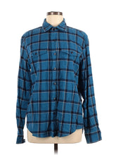 Long Sleeve Button Down Shirt size - M