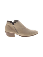 1 shoe size - 11